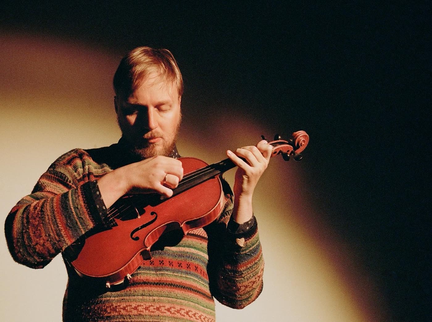 Arie Verheul van de Ven playing viola